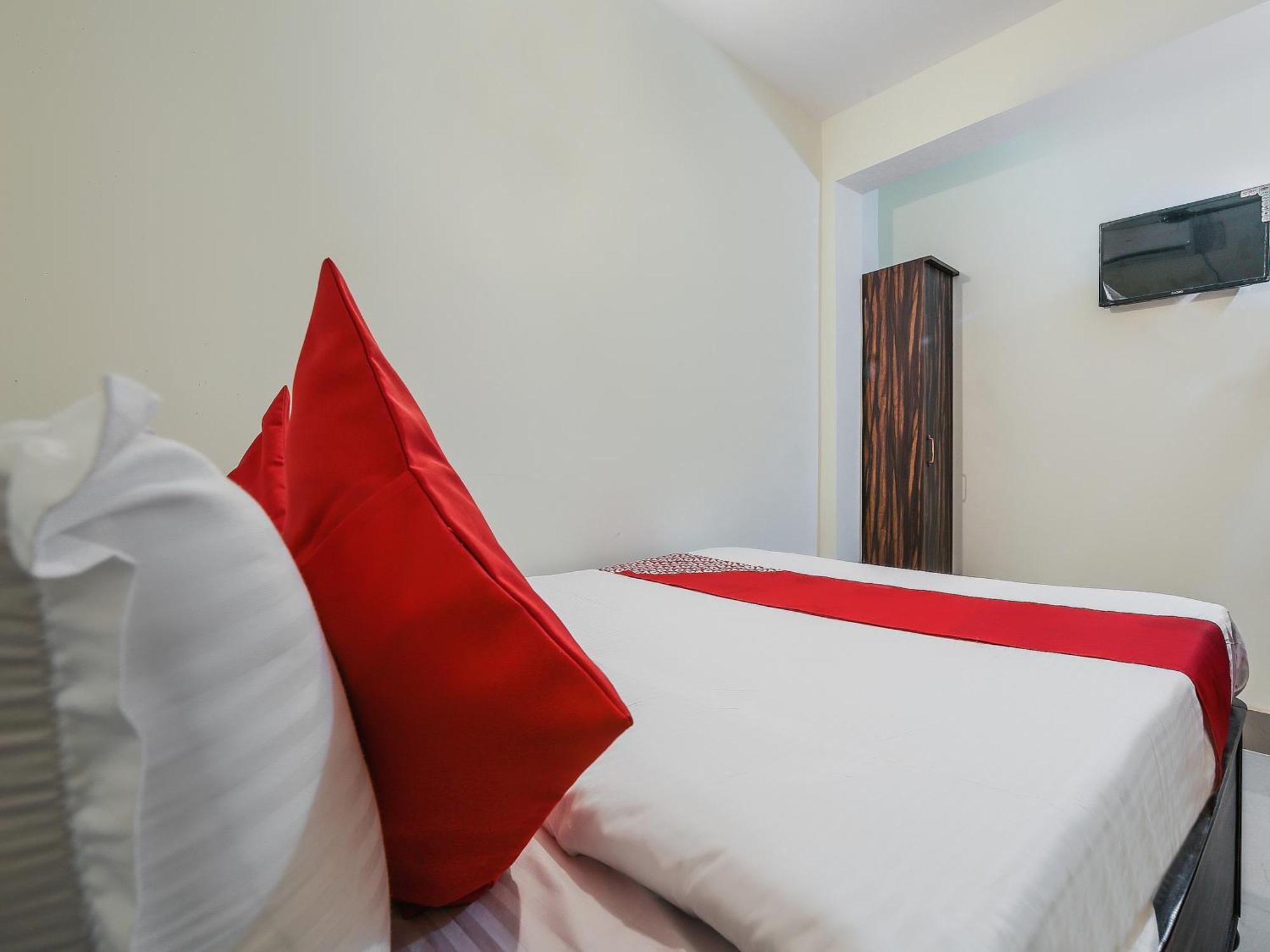 OYO Flagship 70422 Hotel Lokenath Jamshedpur Buitenkant foto