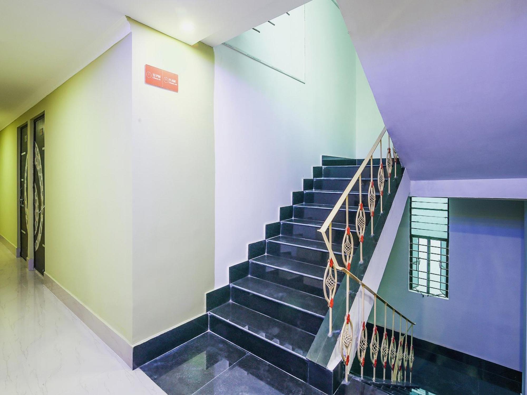 OYO Flagship 70422 Hotel Lokenath Jamshedpur Buitenkant foto