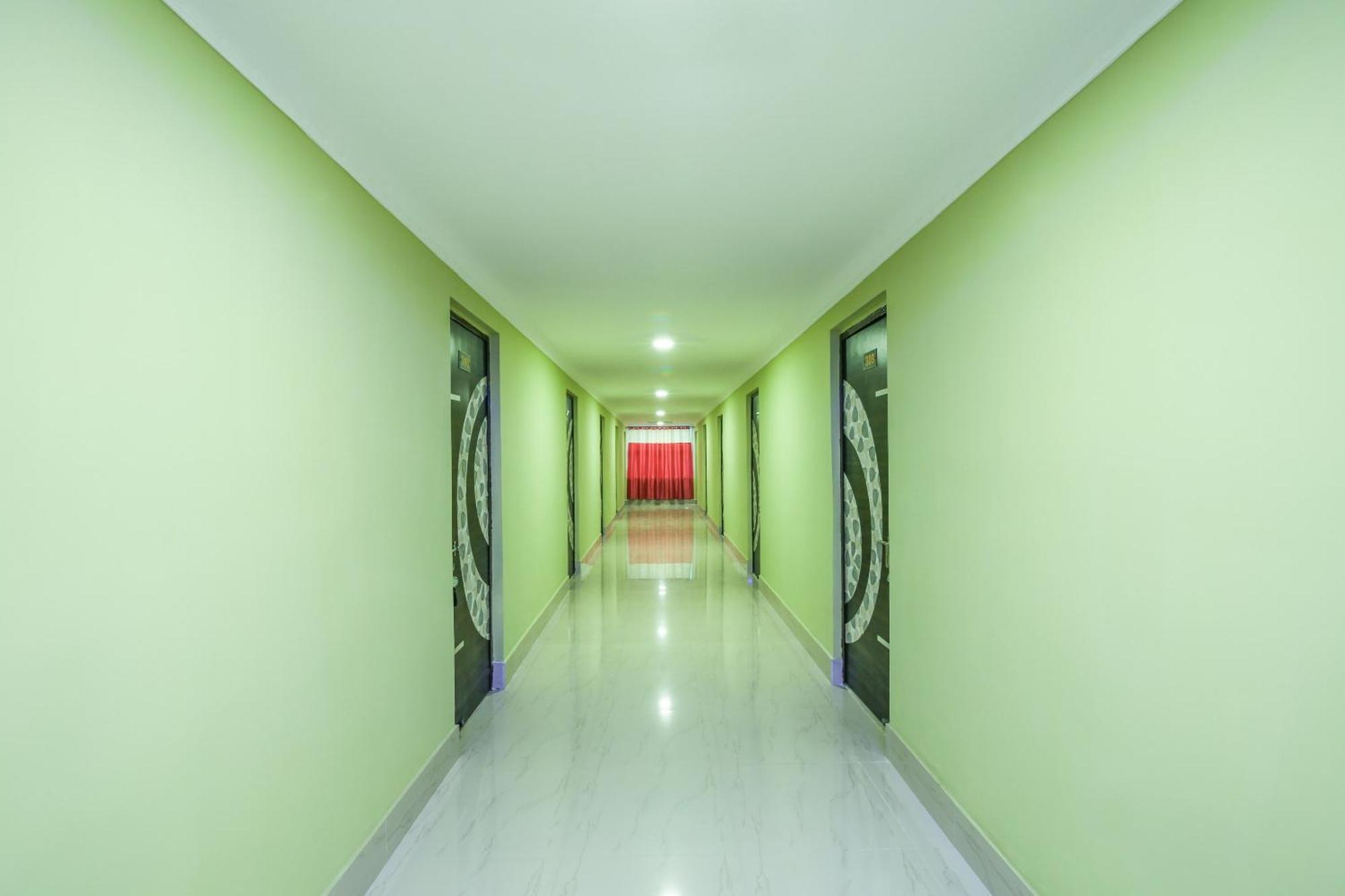 OYO Flagship 70422 Hotel Lokenath Jamshedpur Buitenkant foto