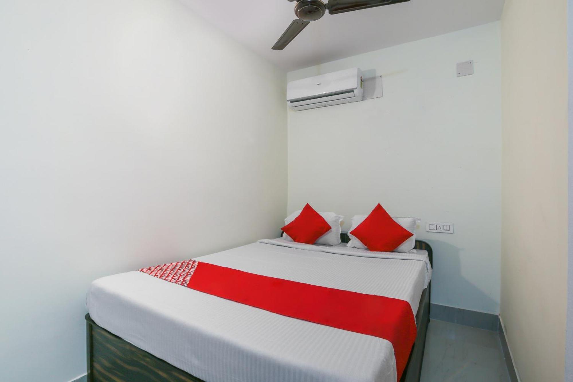 OYO Flagship 70422 Hotel Lokenath Jamshedpur Buitenkant foto